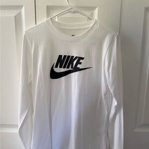NWT Women’s Nike White Long Sleeve Tee with Logo